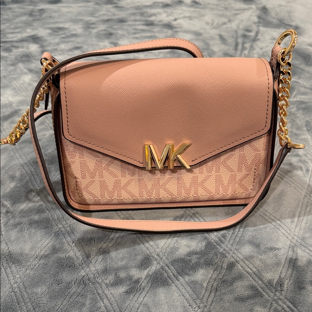 NWT Michael Kors Sylvia Small Signature Logo Crossbody